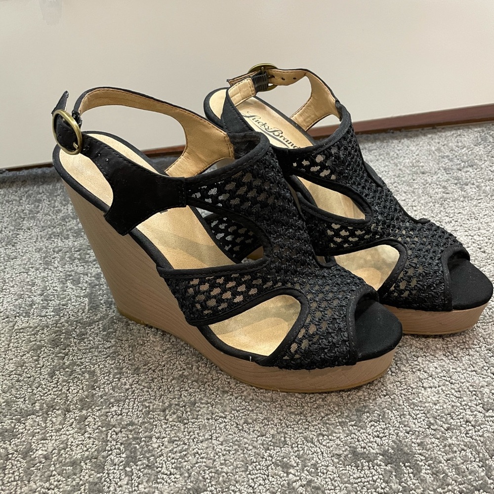 LUCKY BRAND BLACK WEDGE SIZE 8